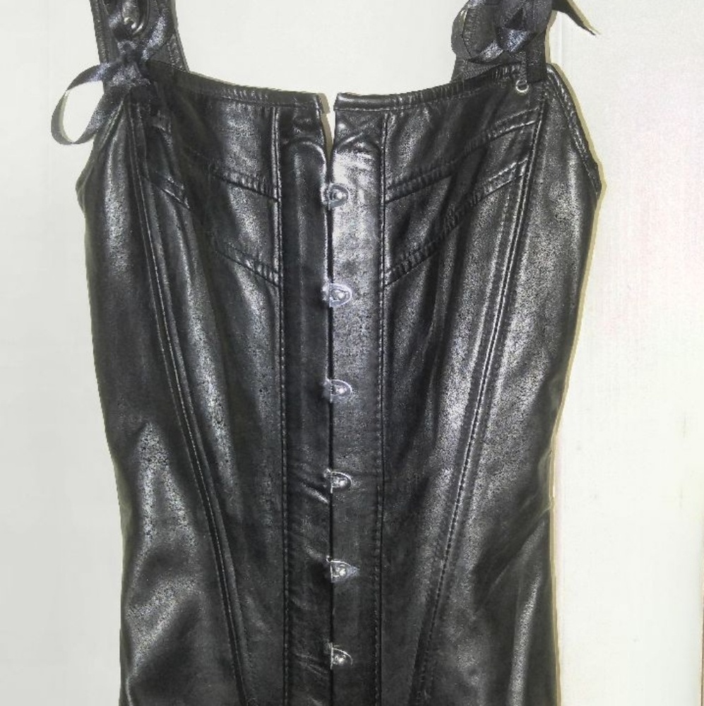 Beautiful Leather Corset . .  Fits 36  x 24x 36c/d